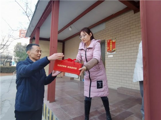 甜蜜集结 情暖军心