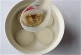 益利思银耳莲子汤圆
