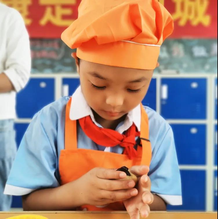 自己亲手制作的月饼，味道一定很香甜