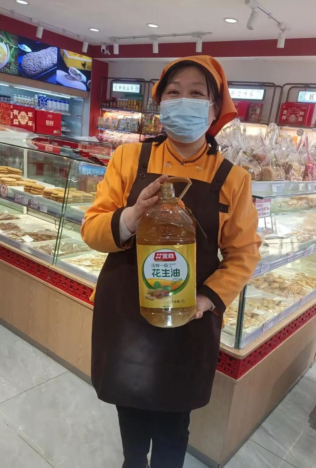 益康益利思年货发放现场