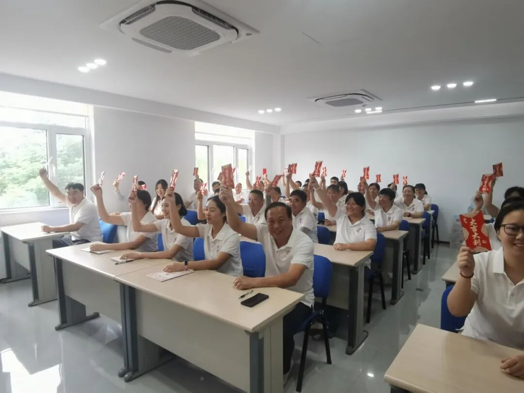 益康月饼开炉红包发放仪式 益康月饼开炉红包发放仪式